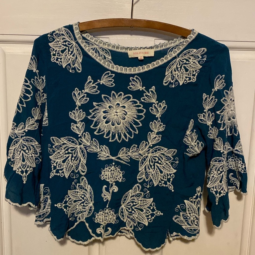Solitaire Teal Blue Boho Embroidered Top Womens M Scalloped Hem 3/4 Sleeve n56